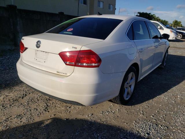 Photo 4 from auction – 2015 VOLKSWAGEN PASSAT S with VIN 1VWAS7A39FC084081