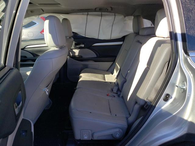 Photo 6 from auction – 2018 TOYOTA HIGHLANDER with VIN 5TDKZRFH2JS530078
