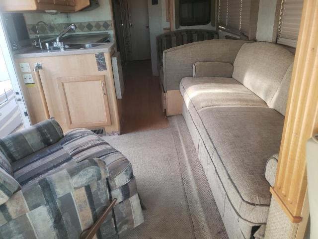 Photo 6 from auction – 2002 FLEETWOOD SOUTHWIND with VIN 5B4MP67G623346340