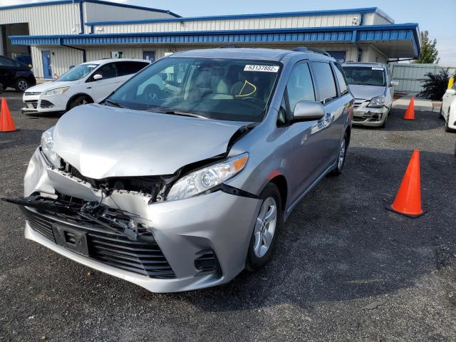 Photo 2 from auction – 2018 TOYOTA SIENNA LE with VIN 5TDKZ3DC5JS949921