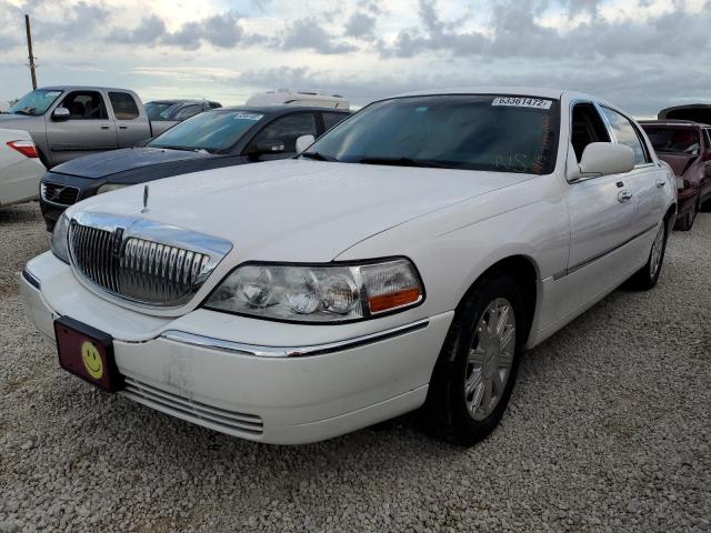 Photo 2 from auction – 2008 LINCOLN TOWN CAR S with VIN 2LNHM82VX8X658447