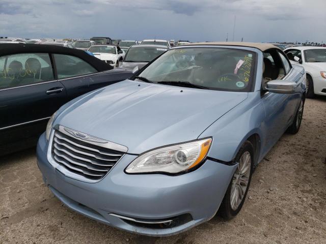Photo 2 from auction – 2013 CHRYSLER 200 LIMITE with VIN 1C3BCBFG3DN597951
