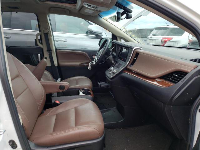 Photo 5 from auction – 2017 TOYOTA SIENNA XLE with VIN 5TDYZ3DC7HS845600