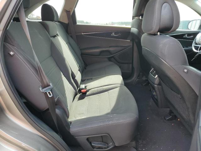 Photo 6 from auction – 2016 KIA SORENTO LX with VIN 5XYPG4A30GG124378