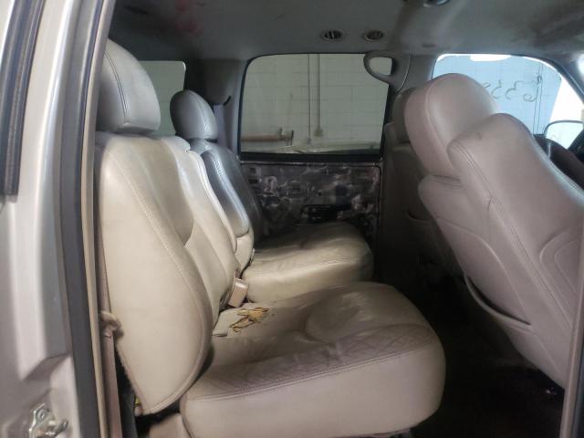 Photo 6 from auction – 2004 CHEVROLET SUBURBAN with VIN 3GNFK16Z74G211060
