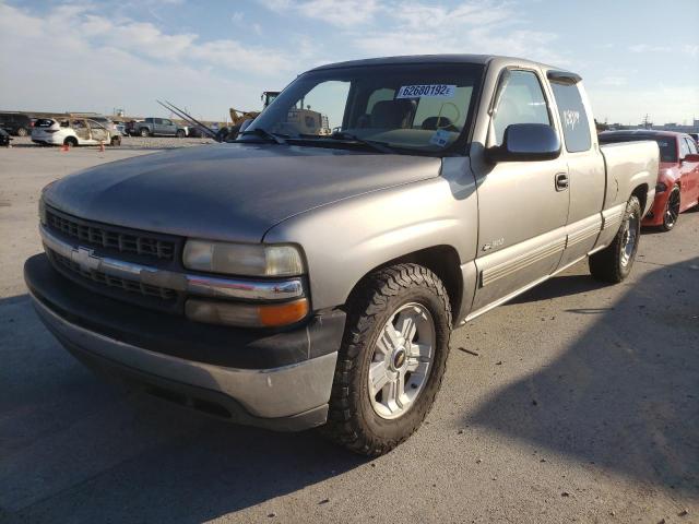 Photo 2 from auction – 2000 CHEVROLET SILVERADO with VIN 1GCEC19V9YZ144042