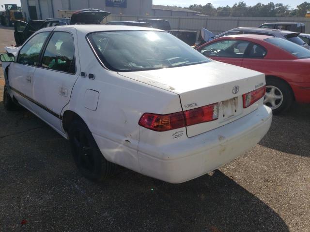 Photo 3 from auction – 2000 TOYOTA CAMRY CE with VIN 4T1BG22K6YU984799