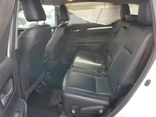 Photo 6 from auction – 2016 TOYOTA HIGHLANDER with VIN 5TDJKRFH8GS354212