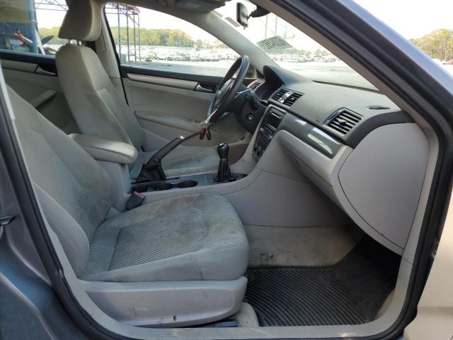 Photo 5 from auction – 2013 VOLKSWAGEN PASSAT S with VIN 1VWAP7A35DC031070
