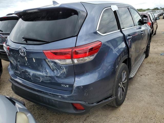 Photo 4 from auction – 2018 TOYOTA HIGHLANDER with VIN 5TDKZRFH9JS239089