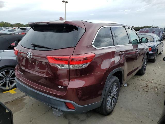 Foto 4 de la subasta – 2017 TOYOTA HIGHLANDER con VIN 5TDKZRFH1HS218151