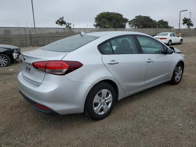 Photo 4 from auction – 2017 KIA FORTE LX with VIN 3KPFK4A74HE142314
