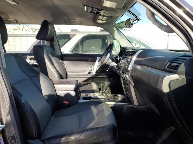 Photo 5 from auction – 2019 TOYOTA 4RUNNER SR with VIN JTEBU5JR4K5700354