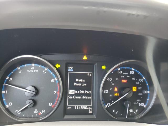 Photo 8 from auction – 2017 TOYOTA RAV4 XLE with VIN JTMWFREV0HJ113194