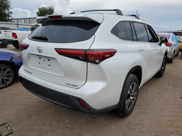 Photo 4 from auction – 2022 TOYOTA HIGHLANDER with VIN 5TDGZRBHXNS575707