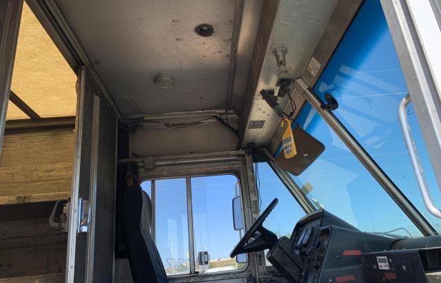 Photo 6 from auction – 2008 FREIGHTLINER CHASSIS M with VIN 4UZABMDU28CZ64236