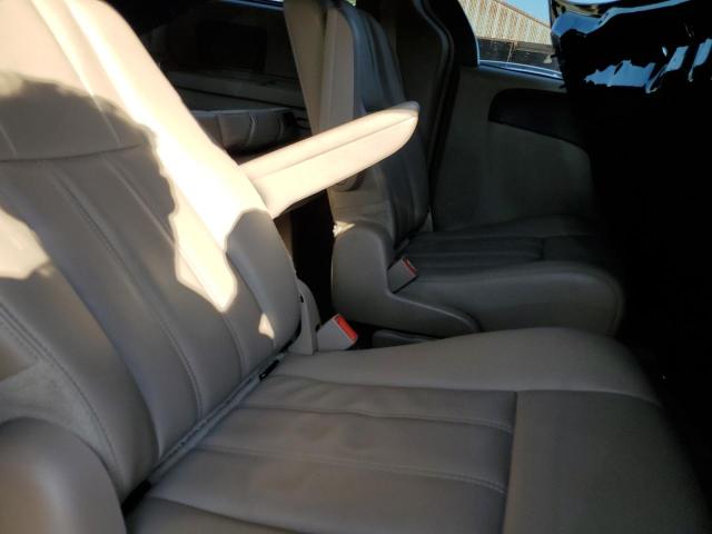 Photo 6 from auction – 2016 CHRYSLER TOWN & COU with VIN 2C4RC1BG6GR237980