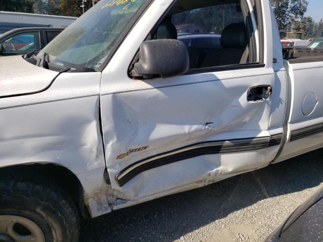 Photo 9 from auction – 2000 CHEVROLET SILVERADO with VIN 1GCEC14W5YE313142