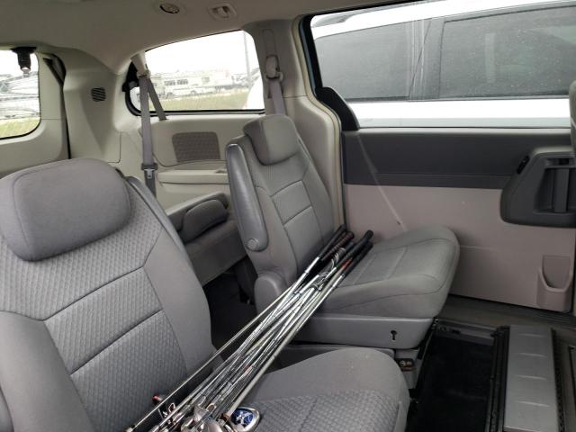 Photo 6 from auction – 2010 CHRYSLER TOWN & COU with VIN 2A4RR5D18AR346182