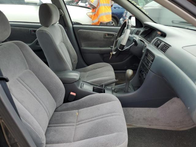 Photo 5 from auction – 2000 TOYOTA CAMRY CE with VIN 4T1BG22K9YU984408