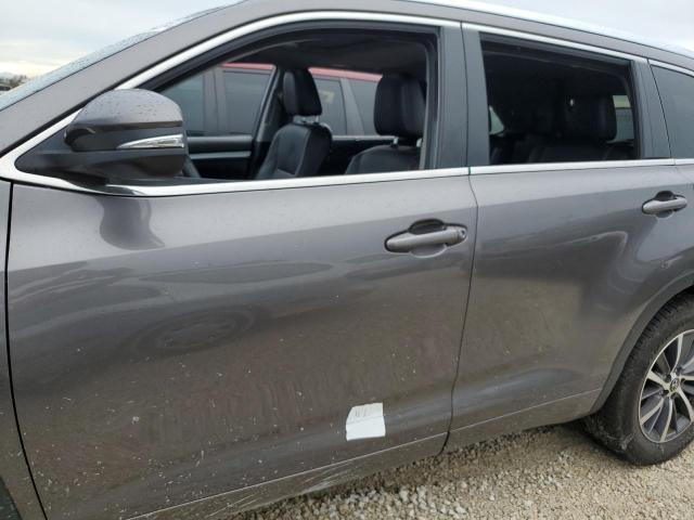Photo 9 from auction – 2018 TOYOTA HIGHLANDER with VIN 5TDKZRFH6JS539172