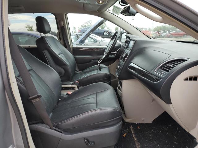 Photo 5 from auction – 2015 CHRYSLER TOWN & COU with VIN 2C4RC1CG2FR574269