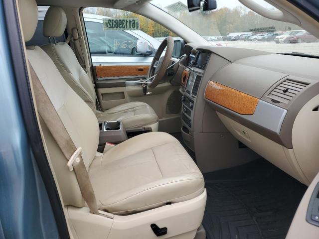 Photo 5 from auction – 2010 CHRYSLER TOWN & COU with VIN 2A4RR6DX1AR127851