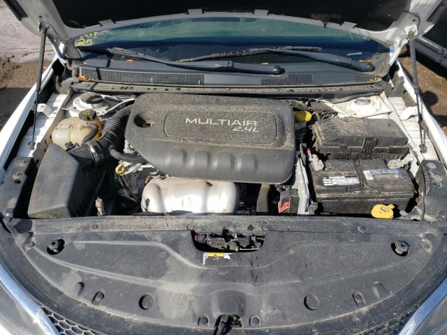 Photo 7 from auction – 2015 CHRYSLER 200 LIMITE with VIN 1C3CCCAB6FN652823