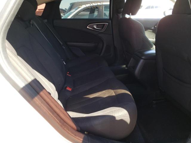 Photo 6 from auction – 2015 CHRYSLER 200 LIMITE with VIN 1C3CCCABXFN574126