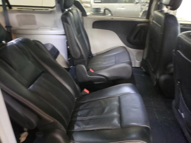 Photo 6 from auction – 2015 CHRYSLER TOWN & COU with VIN 2C4RC1BG4FR752569