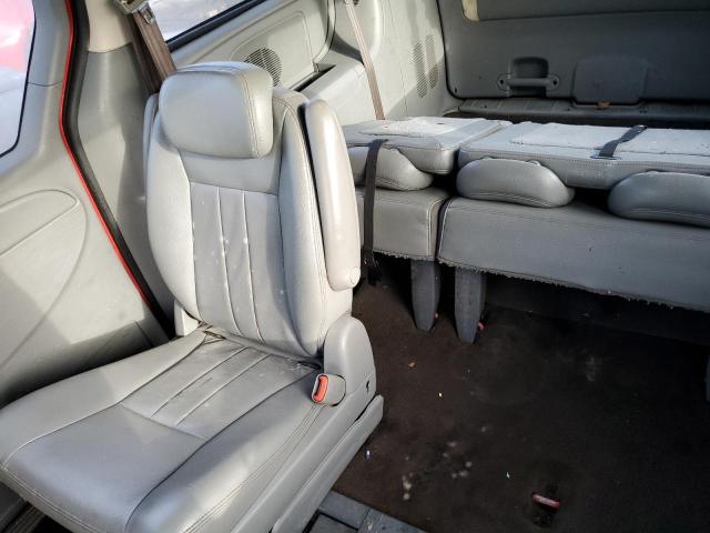 Photo 6 from auction – 2005 CHRYSLER TOWN & COU with VIN 2C8GP54L55R211606