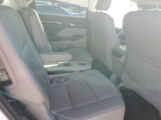 Photo 6 from auction – 2016 TOYOTA HIGHLANDER with VIN 5TDYKRFH9GS178074