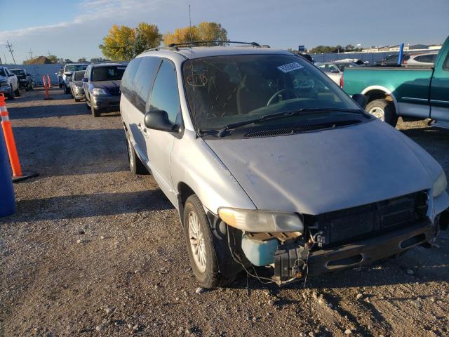 CHRYSLER TOWN & COU 2000 with VIN 1C4GP44R0YB561499 - Photo from auction
