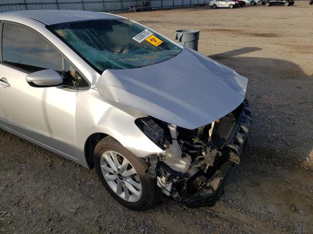 Photo 9 from auction – 2017 KIA FORTE LX with VIN 3KPFL4A7XHE003009