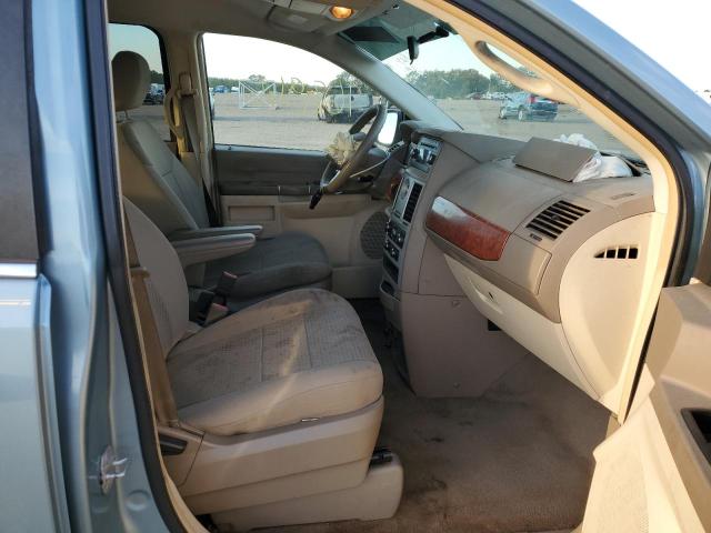 Photo 5 from auction – 2009 CHRYSLER TOWN & COU with VIN 2A8HR44E39R613411