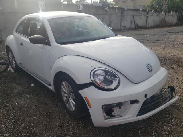 VOLKSWAGEN BEETLE S 2018 with VIN 3VWFD7AT7JM709438 - Photo from auction