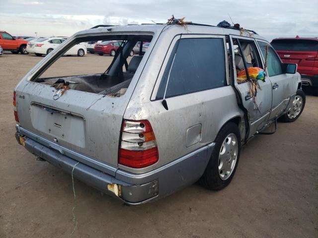 Photo 4 from auction – 1995 MERCEDES-BENZ E 320 with VIN WDBEA92E7SF317871
