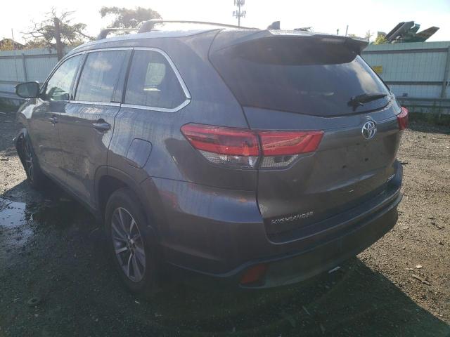 Photo 3 from auction – 2019 TOYOTA HIGHLANDER with VIN 5TDJZRFH0KS735203