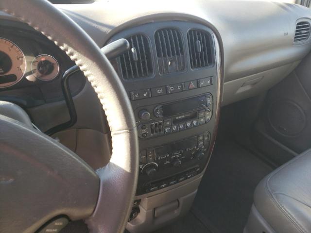 Photo 9 from auction – 2001 CHRYSLER TOWN & COU with VIN 2C8GP54L11R150944