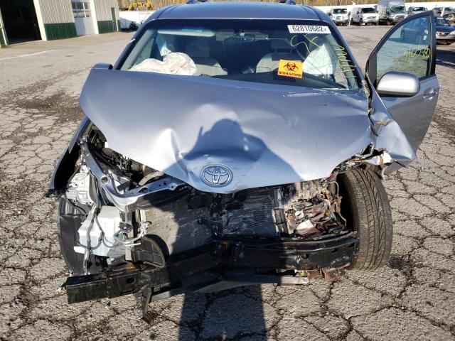 Photo 7 from auction – 2017 TOYOTA SIENNA LE with VIN 5TDKZ3DC5HS844001