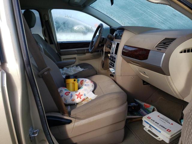 Photo 5 from auction – 2010 CHRYSLER TOWN & COU with VIN 2A4RR5D18AR226351