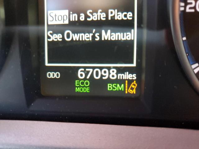 Photo 8 from auction – 2017 TOYOTA RAV4 XLE with VIN 2T3RFREV1HW687981
