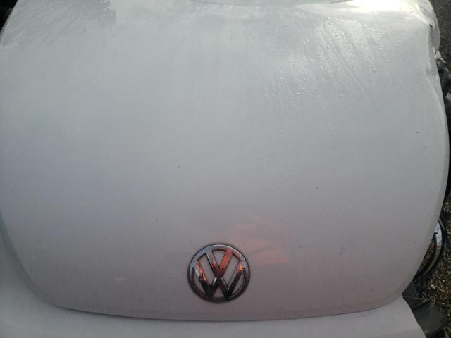 Photo 7 from auction – 2018 VOLKSWAGEN BEETLE S with VIN 3VWFD7AT7JM709438