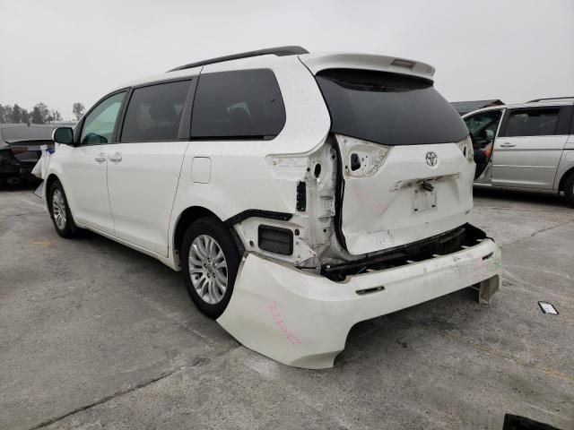 Photo 3 from auction – 2017 TOYOTA SIENNA XLE with VIN 5TDYZ3DC2HS889035