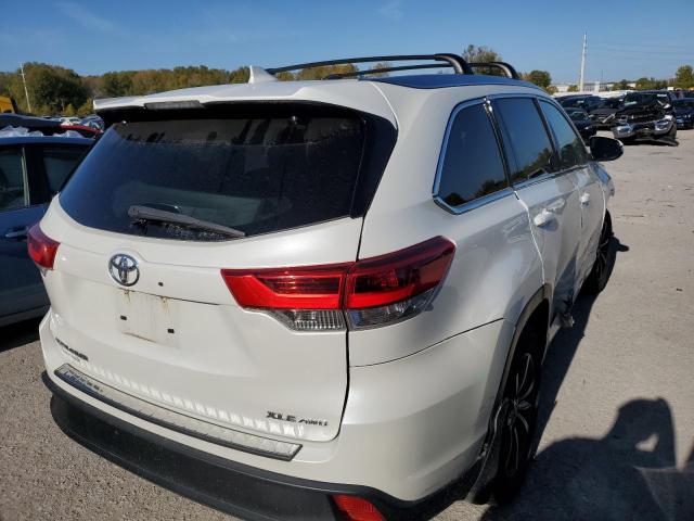Photo 4 from auction – 2017 TOYOTA HIGHLANDER with VIN 5TDJZRFHXHS511820