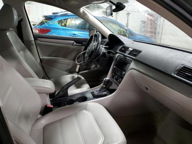 Photo 5 from auction – 2015 VOLKSWAGEN PASSAT S with VIN 1VWAT7A37FC122081