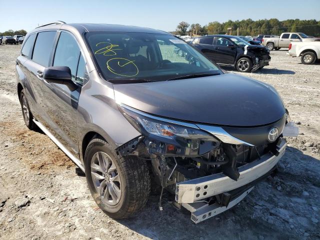 TOYOTA SIENNA LE 2021 with VIN 5TDKRKEC7MS001775 - Photo from auction