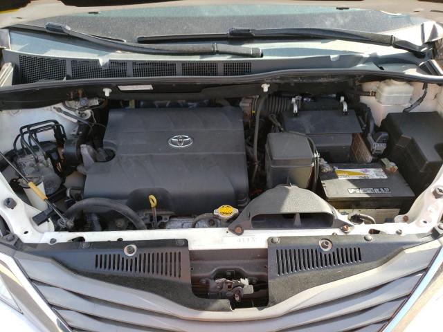 Photo 7 from auction – 2013 TOYOTA SIENNA XLE with VIN 5TDYK3DC6DS304987