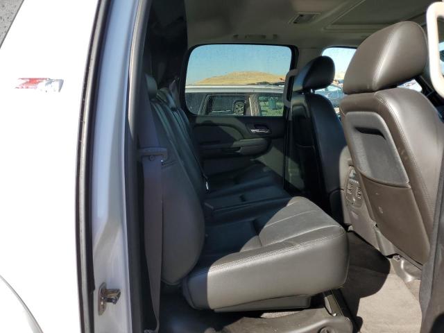 Photo 6 from auction – 2011 CHEVROLET AVALANCHE with VIN 3GNTKFE3XBG334412