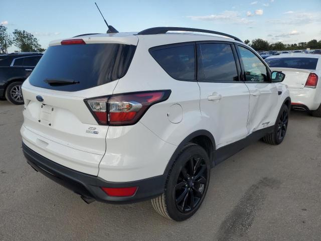 Photo 3 from auction – 2018 FORD ESCAPE SE with VIN 1FMCU9GD0JUC83911
